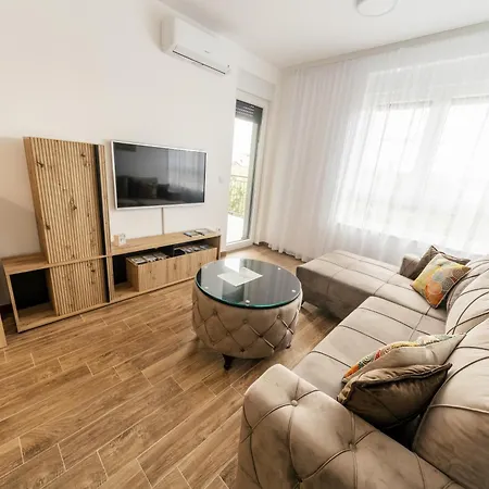 Harizma - Lena Apartment *