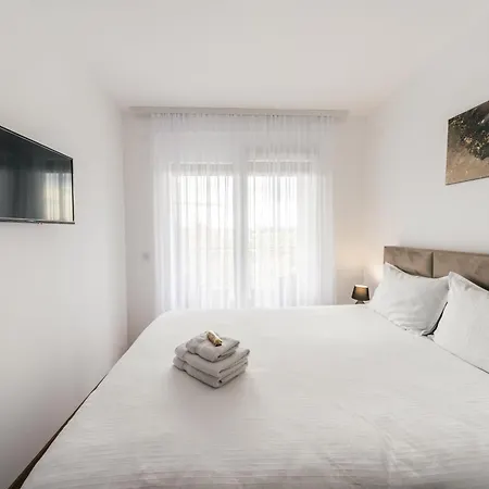 Harizma - Lena Apartment Kragujevac